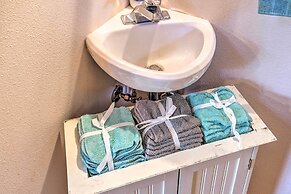 The River House' w/ Deck, on Mckenzie River!