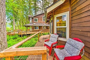 The River House' w/ Deck, on Mckenzie River!