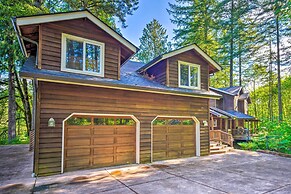 The River House' w/ Deck, on Mckenzie River!