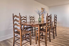 Stunning Highlands Escape w/ Fireplace & Game Room