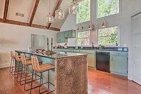 Stunning Highlands Escape w/ Fireplace & Game Room