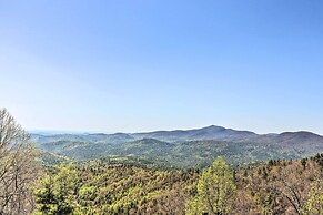 Stunning Highlands Escape w/ Fireplace & Game Room