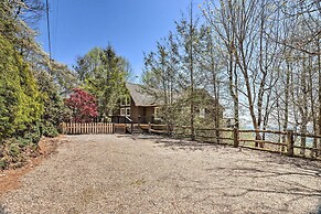 Stunning Highlands Escape w/ Fireplace & Game Room