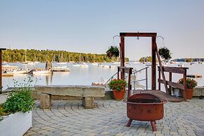 'heron Cottage' on Casco Bay w/ Deck & Boat Dock!