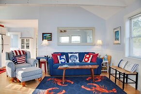 'heron Cottage' on Casco Bay w/ Deck & Boat Dock!