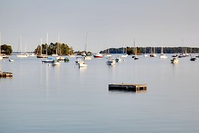 'heron Cottage' on Casco Bay w/ Deck & Boat Dock!