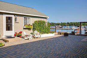 'heron Cottage' on Casco Bay w/ Deck & Boat Dock!