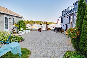 'heron Cottage' on Casco Bay w/ Deck & Boat Dock!