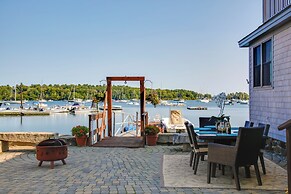'heron Cottage' on Casco Bay w/ Deck & Boat Dock!