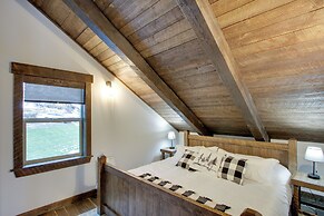 Dazzling Cle Elum Home w/ Game Room & Fire Pit!