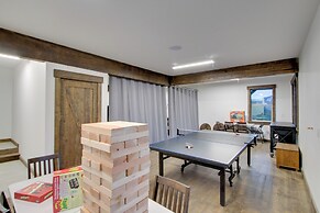 Dazzling Cle Elum Home w/ Game Room & Fire Pit!