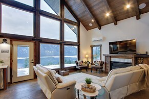 Dazzling Cle Elum Home w/ Game Room & Fire Pit!