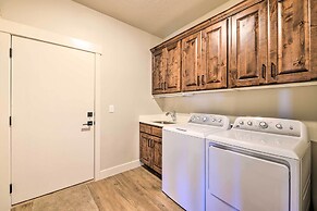 Stunning Adobe Home Overlooking Silver Reef