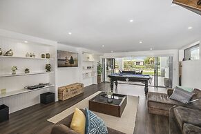 Essence House - 4 Bedroom Holiday Home