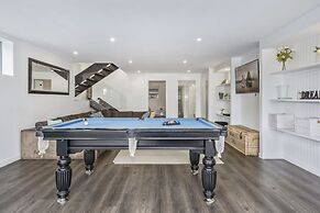 Essence House - 4 Bedroom Holiday Home