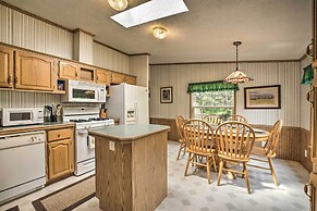 Deck, Fire Pit & Yard: Mountain Escape!