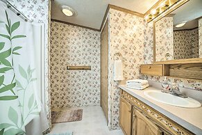 Deck, Fire Pit & Yard: Mountain Escape!