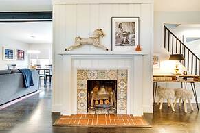 Bright & Sunny Getaway w/ Bikes: 1 Mi to Esu!