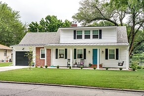 Bright & Sunny Getaway w/ Bikes: 1 Mi to Esu!