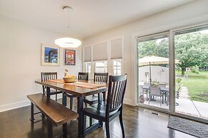 Bright & Sunny Getaway w/ Bikes: 1 Mi to Esu!