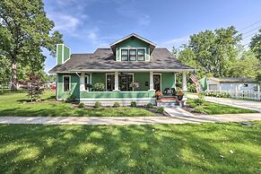 Renovated Craftsman House w/ Patio & Fire Pit!