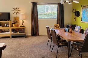 Quaint & Cozy Cottage: 3 Mi to Palisade Wineries!