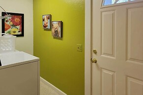 Quaint & Cozy Cottage: 3 Mi to Palisade Wineries!