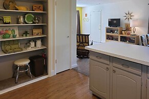 Quaint & Cozy Cottage: 3 Mi to Palisade Wineries!