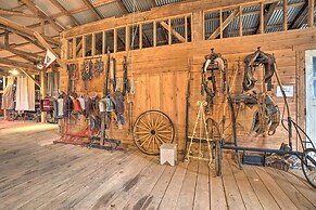 Vintage Farmhouse ~ 2 1/2 Mi to Mount Pleasant Ski