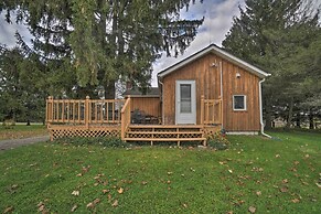 Vintage Farmhouse ~ 2 1/2 Mi to Mount Pleasant Ski