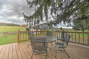 Vintage Farmhouse ~ 2 1/2 Mi to Mount Pleasant Ski