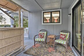 Cozy Lakefront Lapeer House w/ 2 Paddle Boats!