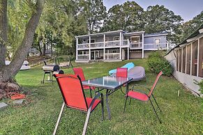 Cozy Lakefront Lapeer House w/ 2 Paddle Boats!