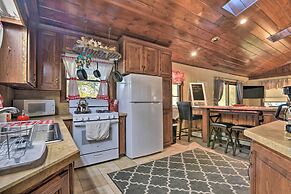 Cozy Lakefront Lapeer House w/ 2 Paddle Boats!