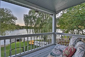 Cozy Lakefront Lapeer House w/ 2 Paddle Boats!