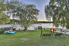 Cozy Lakefront Lapeer House w/ 2 Paddle Boats!