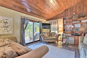 Cozy Lakefront Lapeer House w/ 2 Paddle Boats!