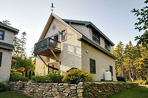 Waterfront Prospect Harbor Cottage: Yard, Fire Pit