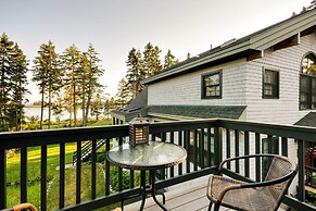 Waterfront Prospect Harbor Cottage: Yard, Fire Pit