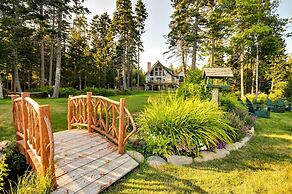 Waterfront Prospect Harbor Cottage: Yard, Fire Pit