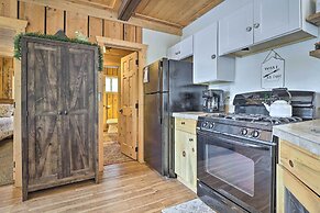 Pet-friendly Duck Creek Village Cabin w/ Fire Pit!