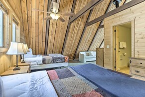 Pet-friendly Duck Creek Village Cabin w/ Fire Pit!