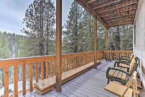 Pet-friendly Duck Creek Village Cabin w/ Fire Pit!