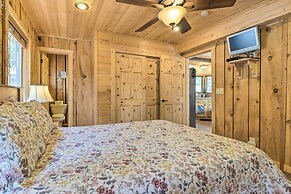 Pet-friendly Duck Creek Village Cabin w/ Fire Pit!