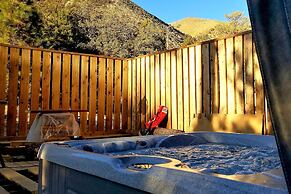 Flagstaff Home w/ On-site Trails, 3 Mi to Dtwn!