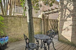 Quiet West Houston Home w/ Patio, Walk to Shops!