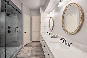 Quiet West Houston Home w/ Patio, Walk to Shops!