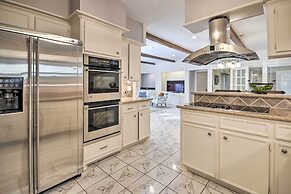 Quiet West Houston Home w/ Patio, Walk to Shops!