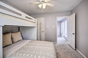 Quiet West Houston Home w/ Patio, Walk to Shops!