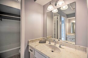 Quiet West Houston Home w/ Patio, Walk to Shops!